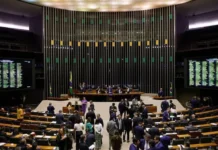 Centrão pede mais tempo e anistia segue travada na Câmara na próxima semana