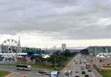 Tempo virou! Chuva ganha força e persistirá até a virada do ano