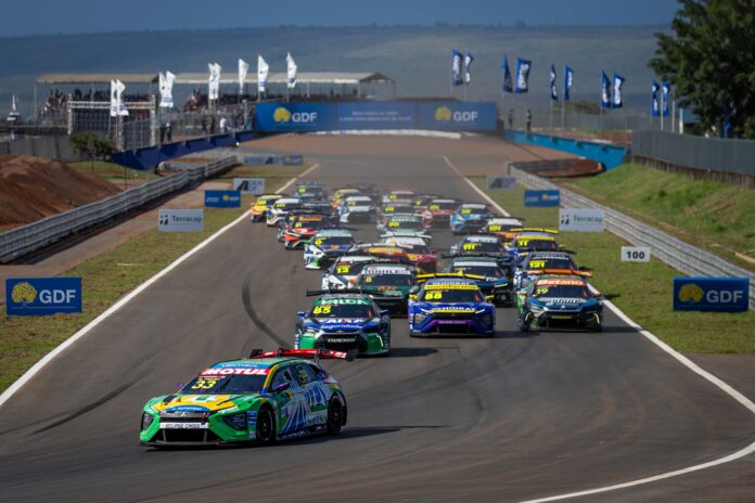 30.11. Foto Marcelo Machado de Melo-BRB Stock Car 6