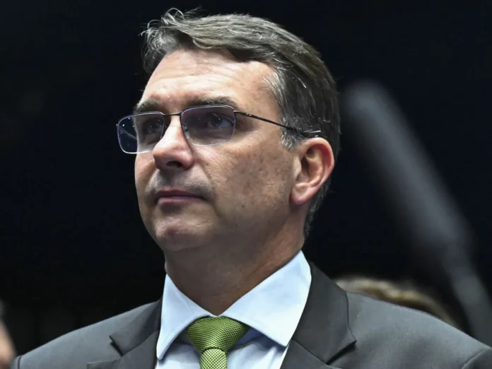 Flavio-Bolsonaro-3-e1764990194148