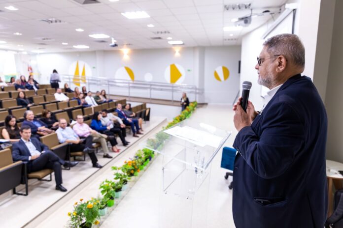 Foto - Vinícius de Melo - SEEC-1w