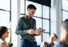 Para ser uma pessoa mais confiante, domine esses dois tipos de habilidades, diz professor de Harvard