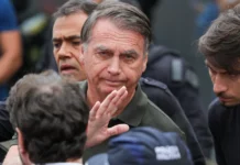 Rotina de Bolsonaro inclui visitas, caminhada e fisioterapia, diz Papudinha