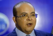 “Estou totalmente limpo”, diz Ibaneis sobre pedidos de impeachment