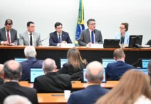 PEC do fim da jornada 6×1 tem semana decisiva de articulação sobre parecer