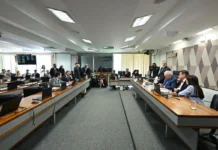 CCJ do Senado aprova PEC que dá autonomia financeira ao Banco Central