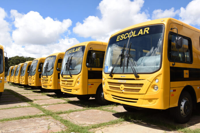 Entrega Onibus Foto Mary Leal (20).JPG (1)