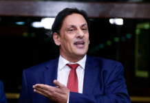 Moraes pede que PGR se manifeste sobre conteúdo achado em celular de Wassef