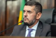 Moraes nega pedido de Bacellar para julgamento presencial