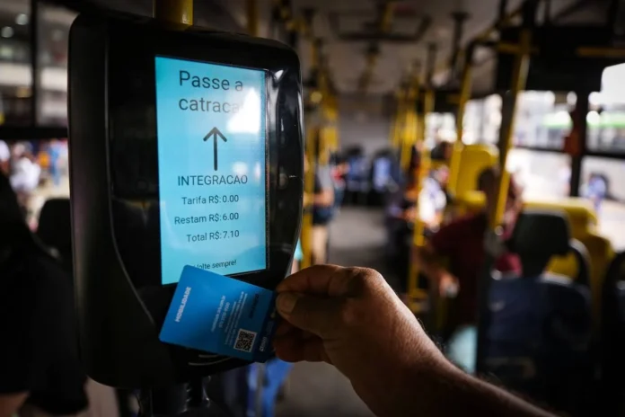 Todos-os-onibus-do-DF-deixam-de-receber-dinheiro-nesta-quarta-9