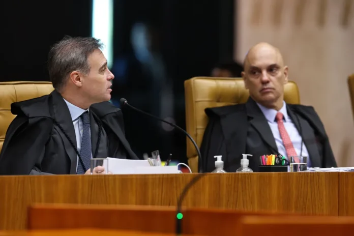 ministros-andre-mendonca-alexandre-moraes-plenario-stf