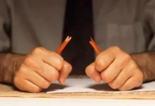 Três sinais de inteligência emocional que aparecem no trabalho antes de qualquer teste