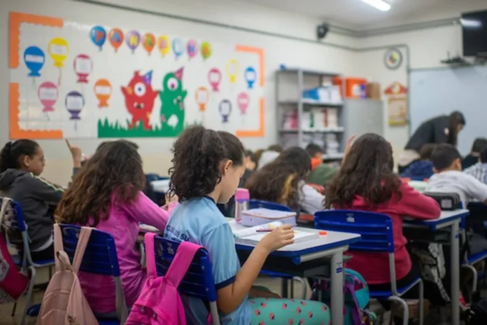 TCDF-amplia-prazo-de-concurso-monitores